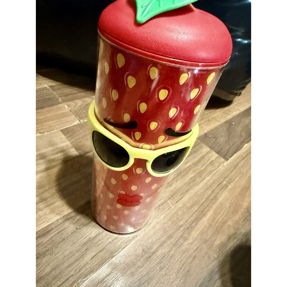 NEW STRAWBERRY THEMED PLASTIC TUMBLER WITH LID AND STRAW (BPA FREE)